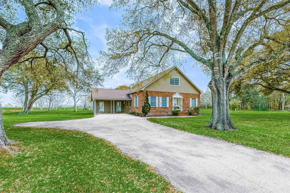 1826 County Road 469 El Campo, TX 77437