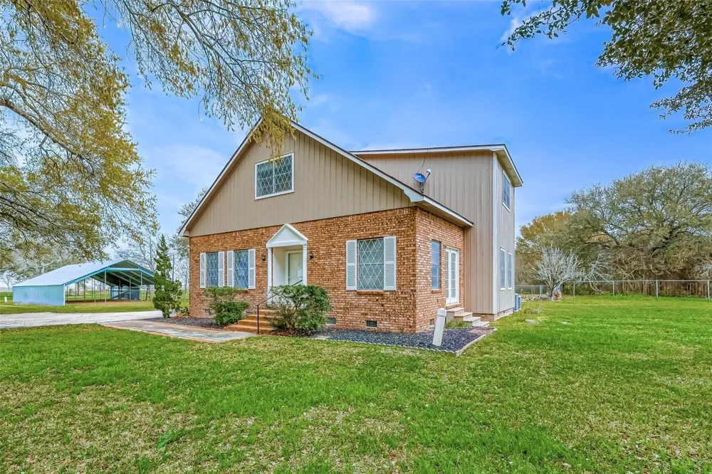 1826 County Road 469 El Campo, TX 77437