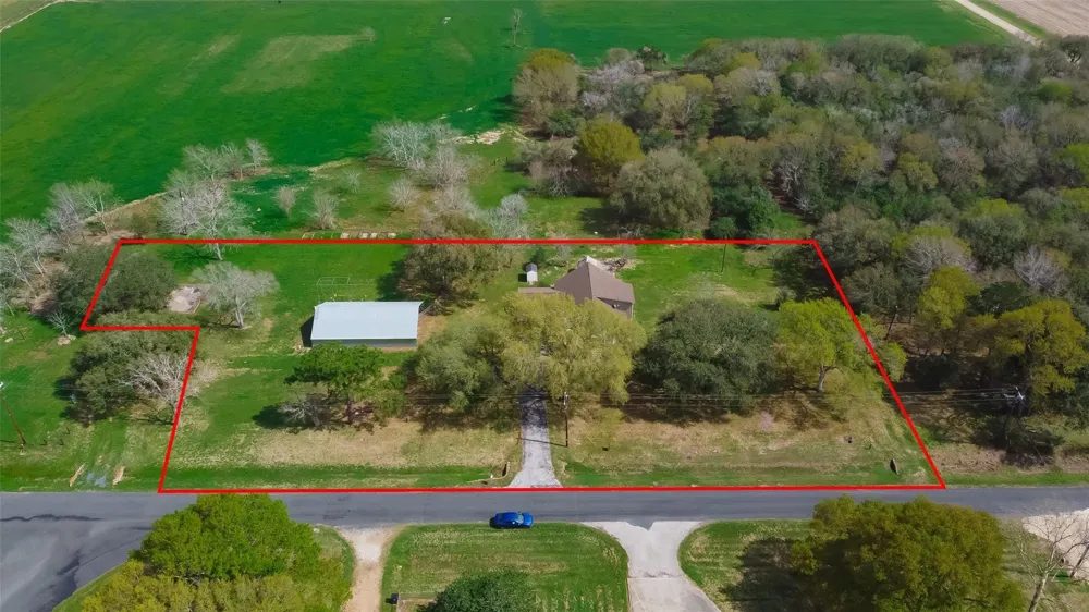 1826 County Road 469 El Campo, TX 77437