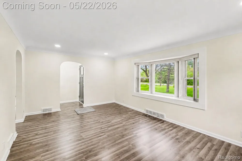 1093 W Maple Avenue Mundy Township, MI 48507