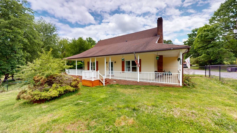 4648 31 Hwy W Cottontown, TN 37048