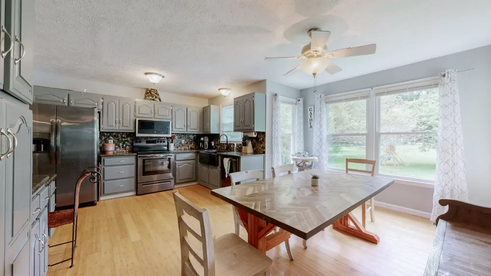4648 31 Hwy W Cottontown, TN 37048