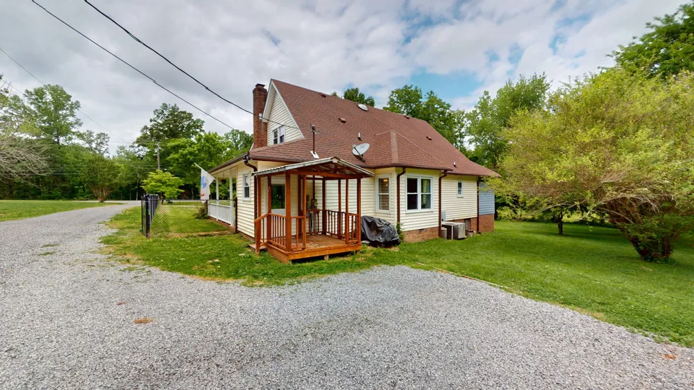 4648 31 Hwy W Cottontown, TN 37048