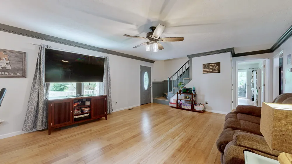 4648 31 Hwy W Cottontown, TN 37048