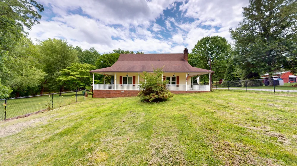 4648 31 Hwy W Cottontown, TN 37048