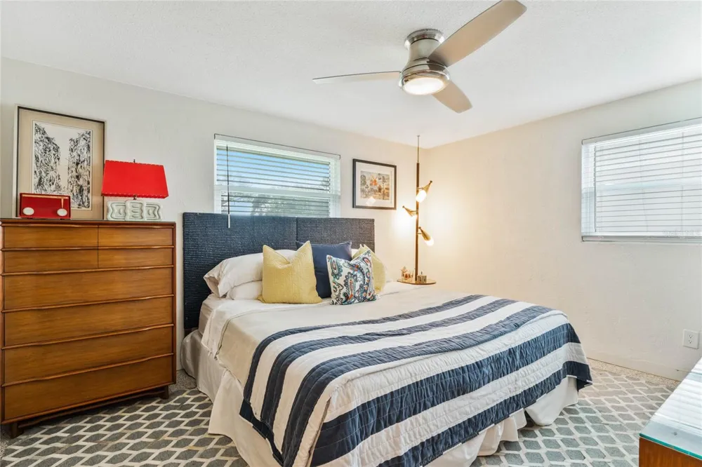 809 E 15TH AVENUE New Smyrna Beach, FL 32169
