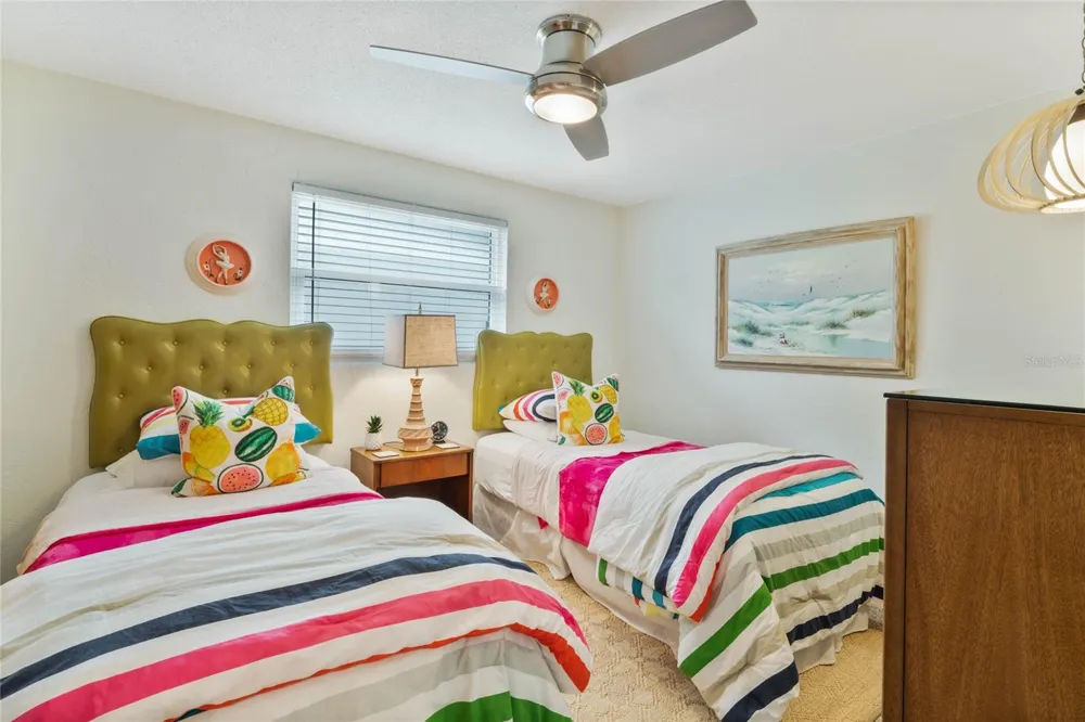 809 E 15TH AVENUE New Smyrna Beach, FL 32169
