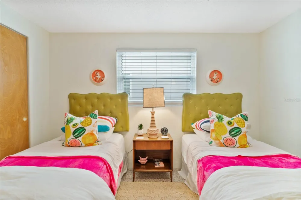 809 E 15TH AVENUE New Smyrna Beach, FL 32169