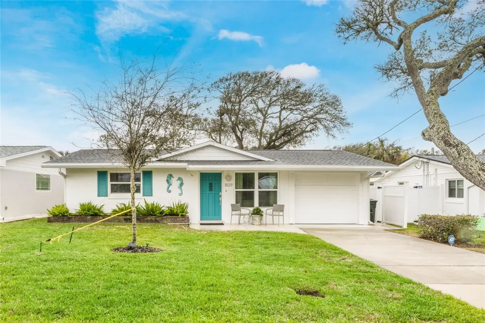 809 E 15TH AVENUE New Smyrna Beach, FL 32169
