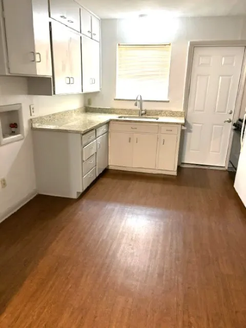 1011 Crescent Street Denton, TX 76201