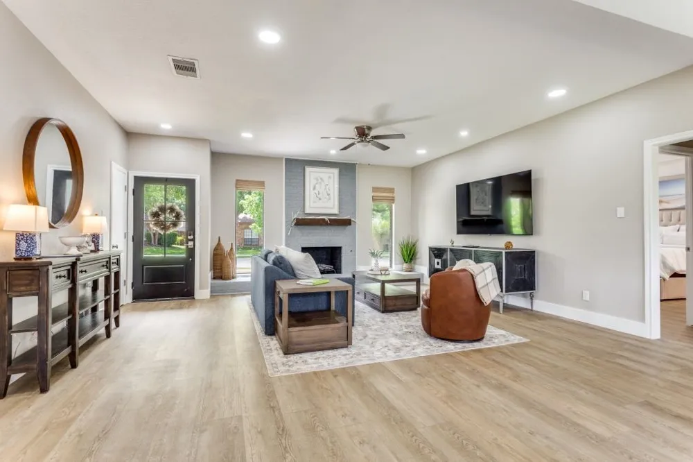 926 Hillside Lane Flower Mound, TX 75028