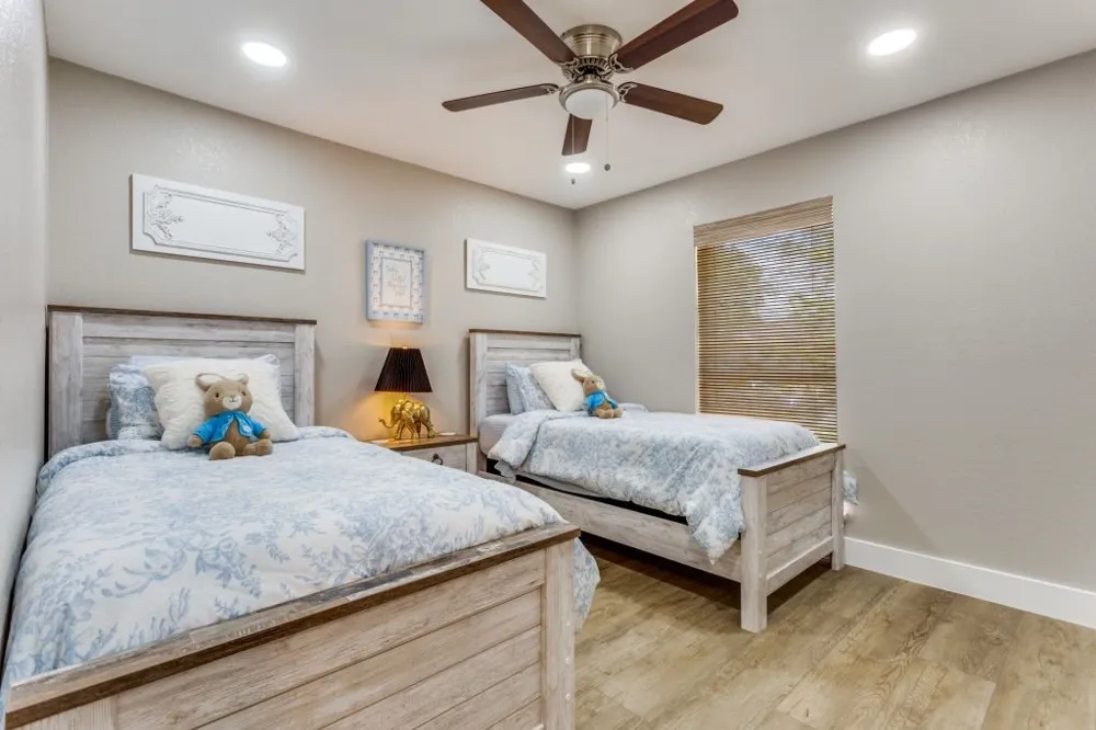 926 Hillside Lane Flower Mound, TX 75028