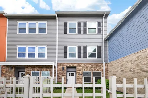 5262 Ella Boulevard #104