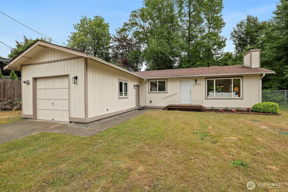 11726 8th Avenue S Burien, WA 98168