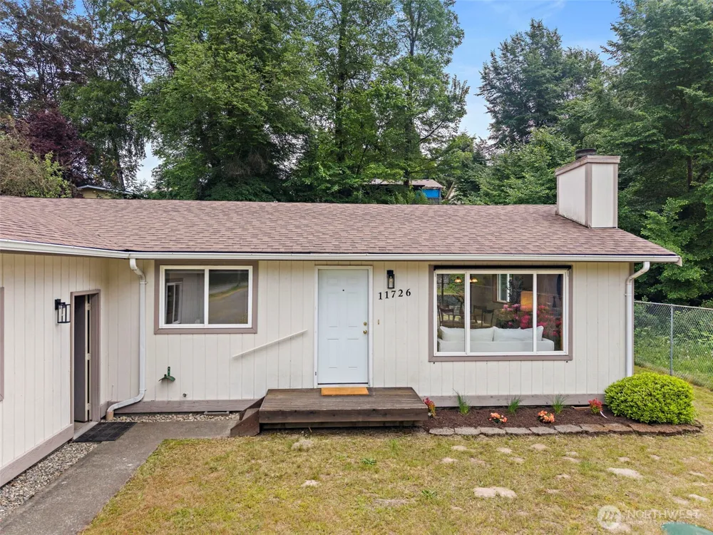 11726 8th Avenue S Burien, WA 98168