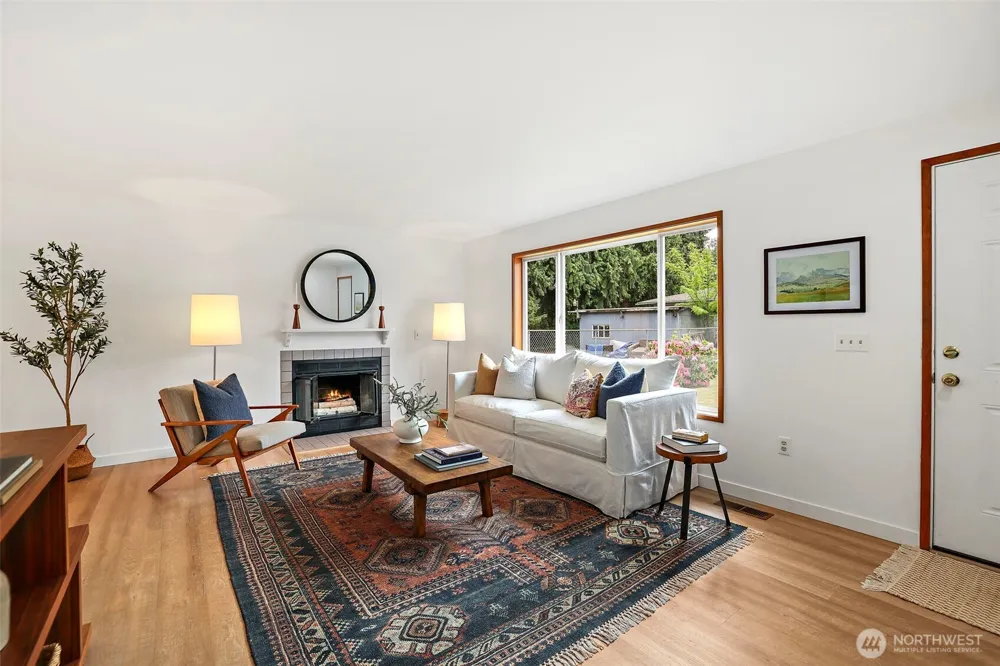 11726 8th Avenue S Burien, WA 98168