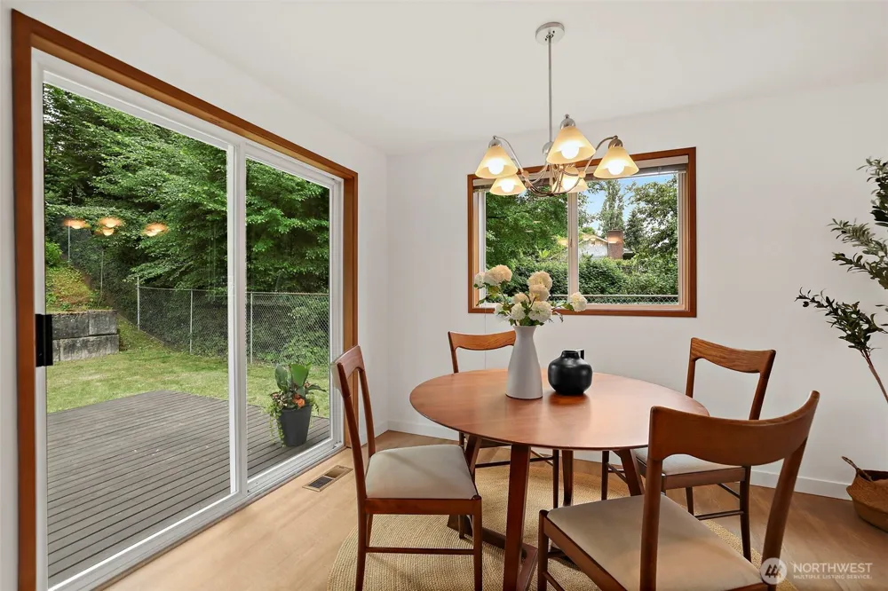 11726 8th Avenue S Burien, WA 98168
