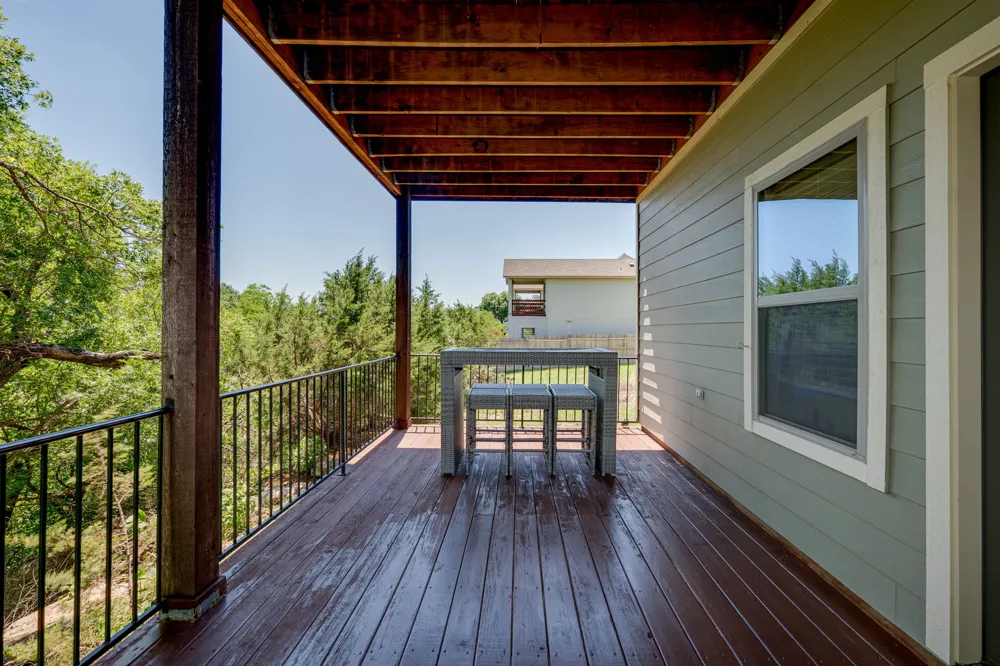 433 Venture Boulevard S Point Venture, TX 78645