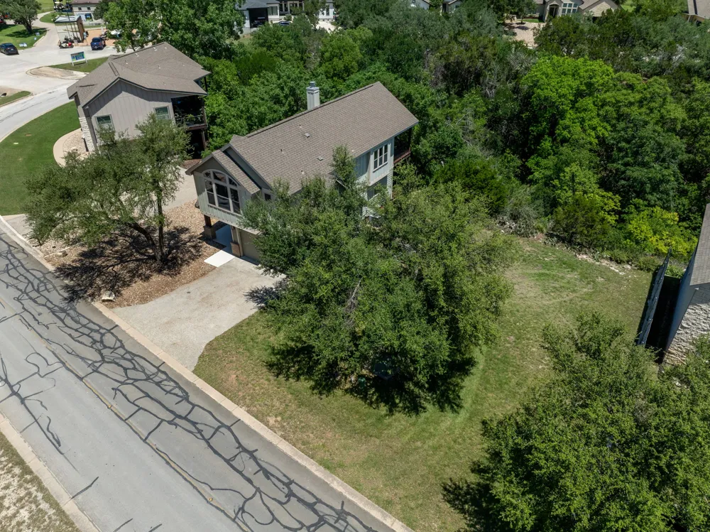 433 Venture Boulevard S Point Venture, TX 78645