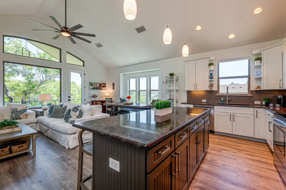433 Venture Boulevard S Point Venture, TX 78645