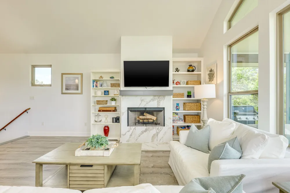 433 Venture Boulevard S Point Venture, TX 78645