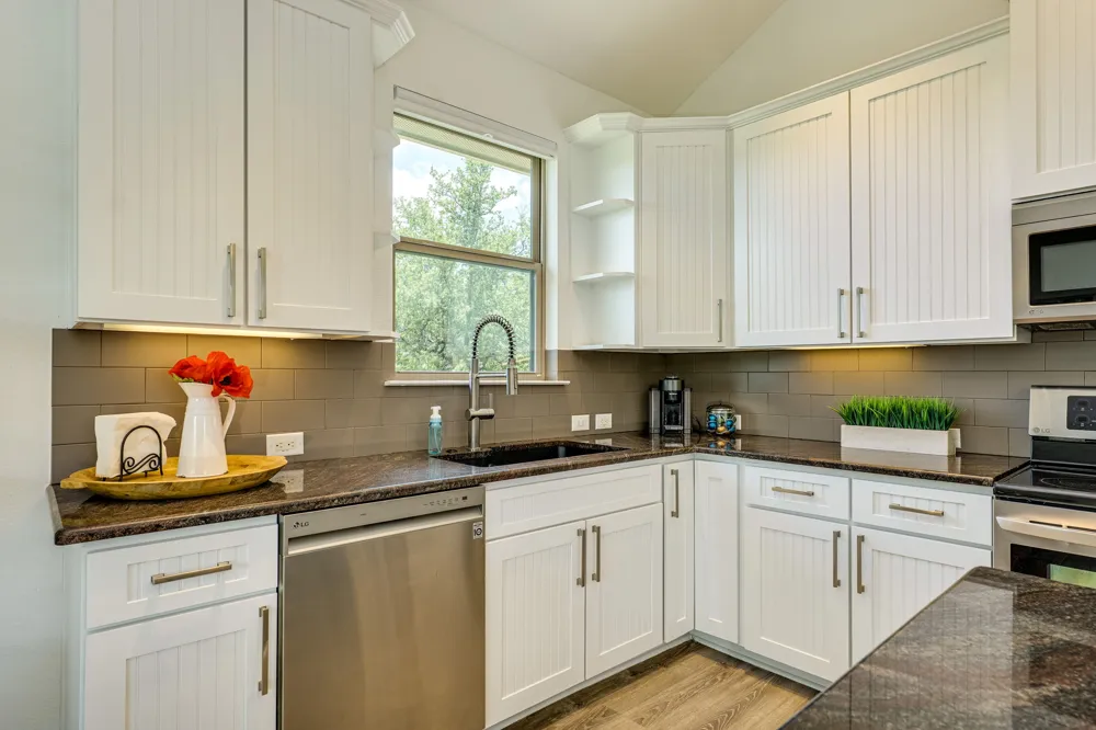 433 Venture Boulevard S Point Venture, TX 78645