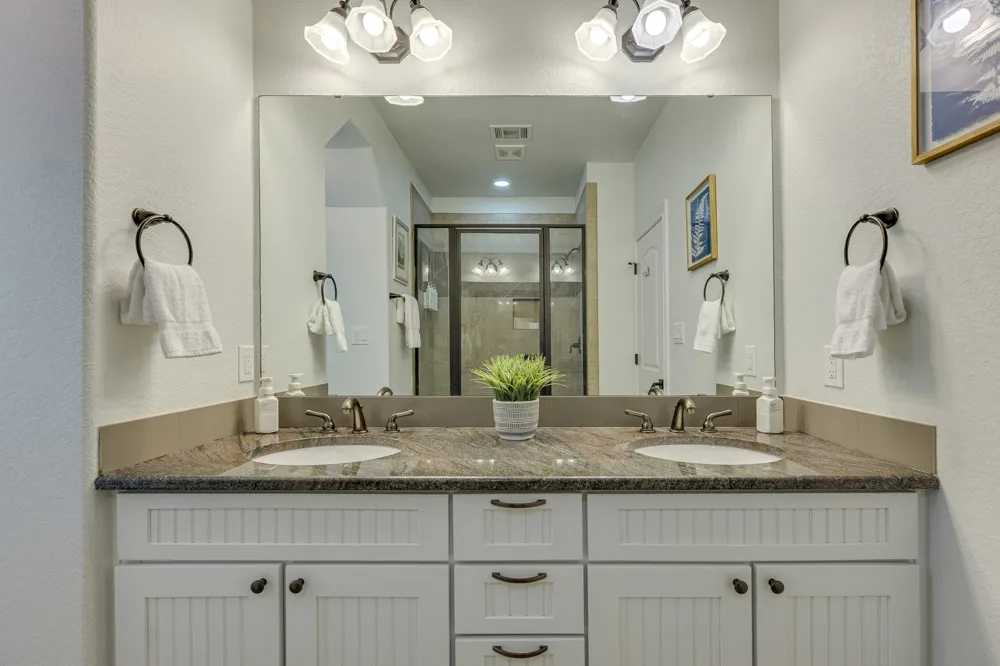 433 Venture Boulevard S Point Venture, TX 78645