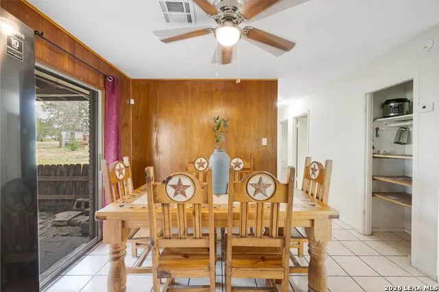 1081 County Road 773 Devine, TX 78016