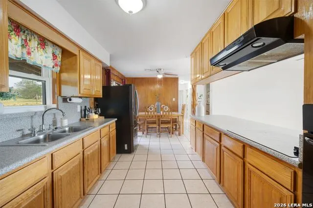 1081 County Road 773 Devine, TX 78016
