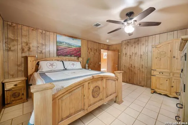 1081 County Road 773 Devine, TX 78016