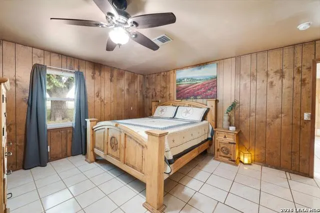 1081 County Road 773 Devine, TX 78016