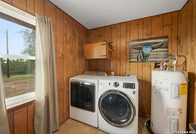 1081 County Road 773 Devine, TX 78016
