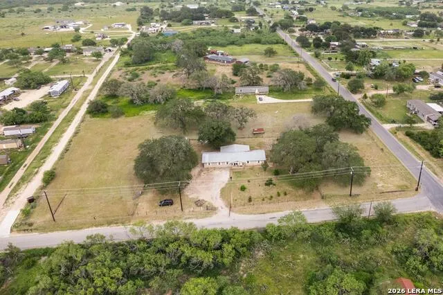 1081 County Road 773 Devine, TX 78016