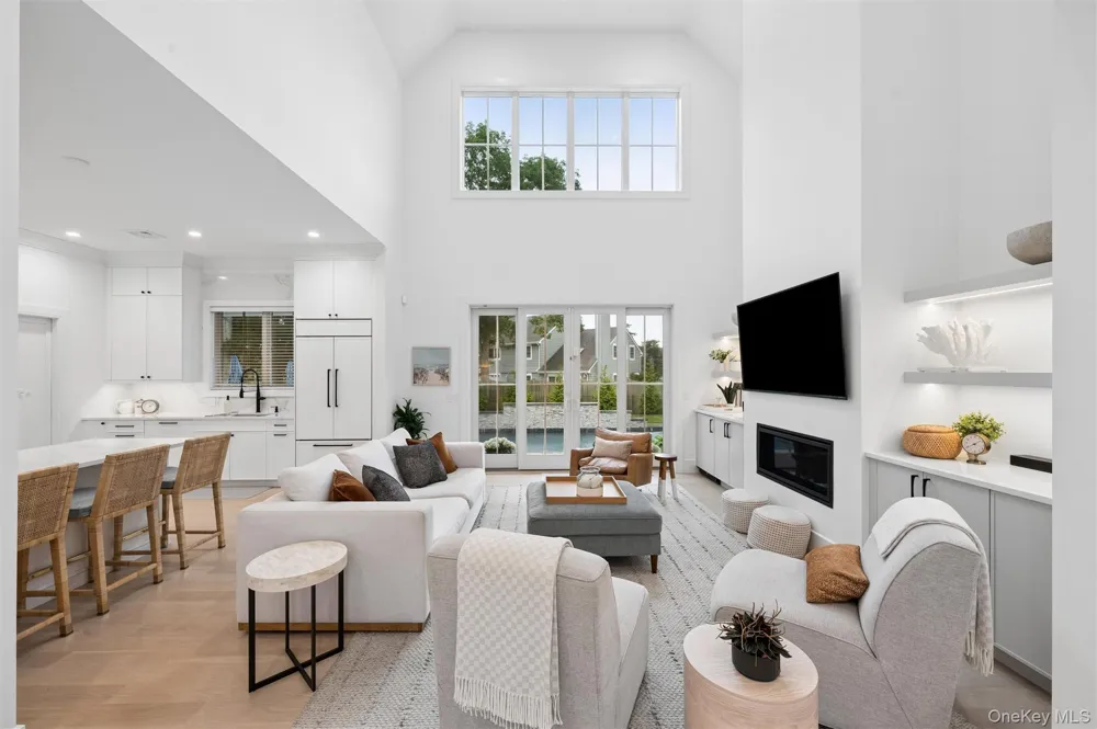 17 Happy Lane Westhampton Beach, NY 11978