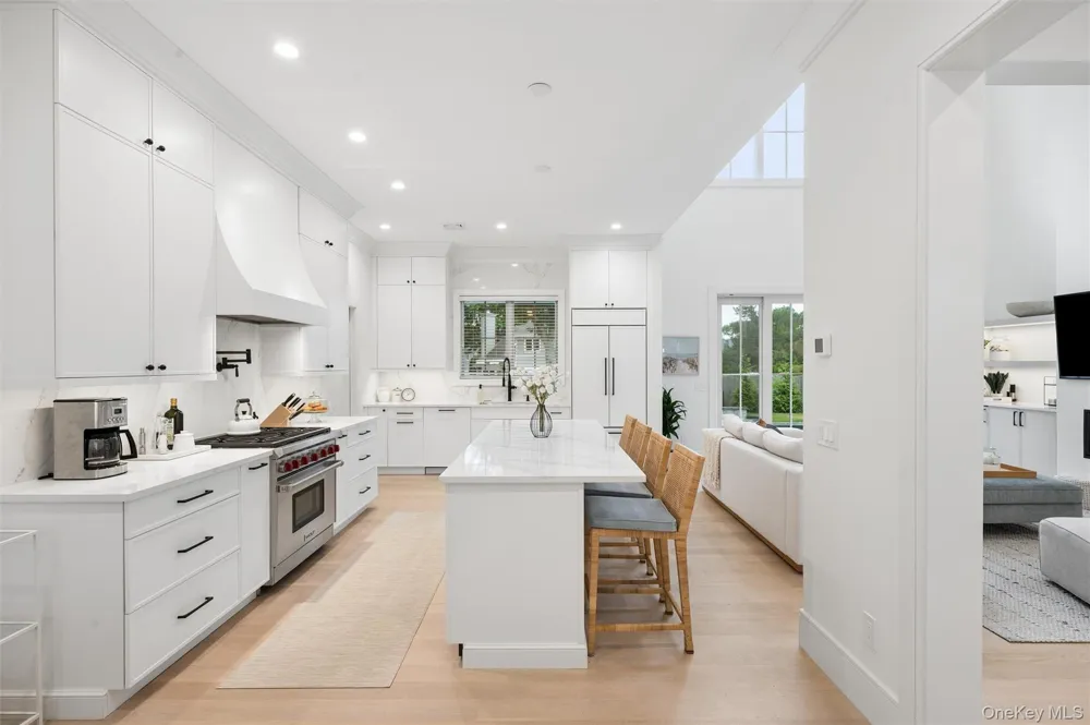 17 Happy Lane Westhampton Beach, NY 11978