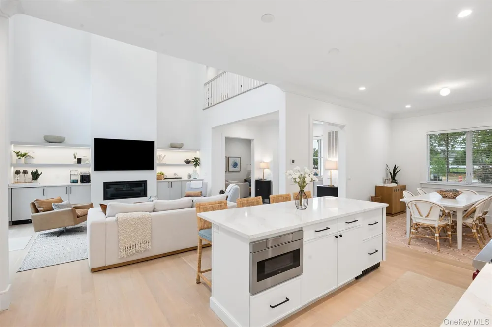 17 Happy Lane Westhampton Beach, NY 11978