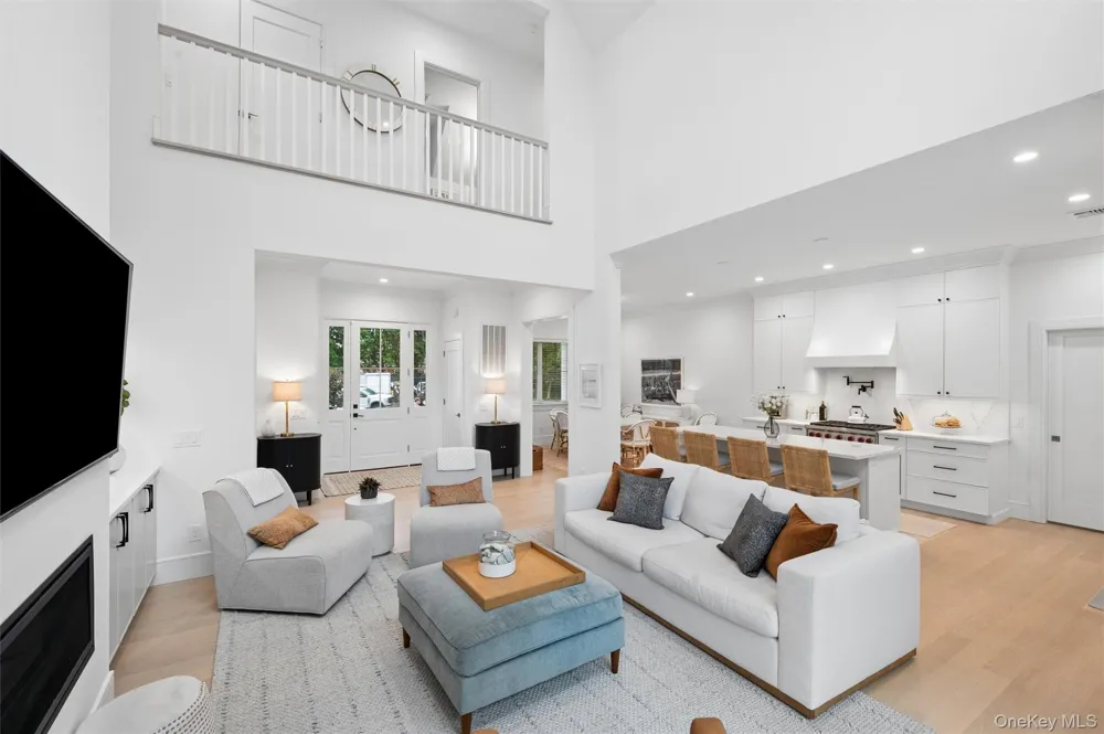 17 Happy Lane Westhampton Beach, NY 11978