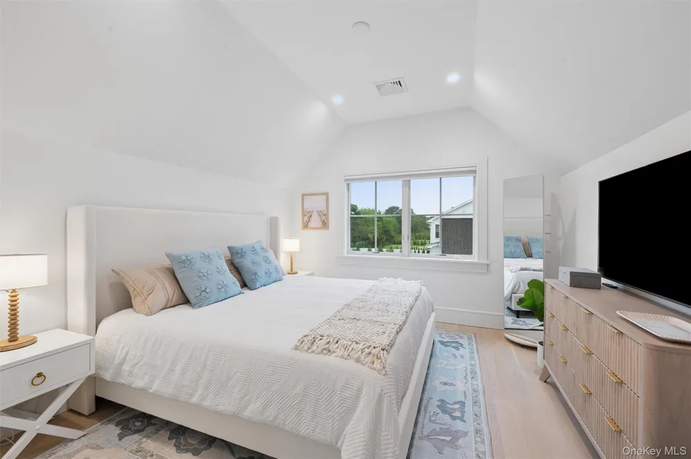 17 Happy Lane Westhampton Beach, NY 11978