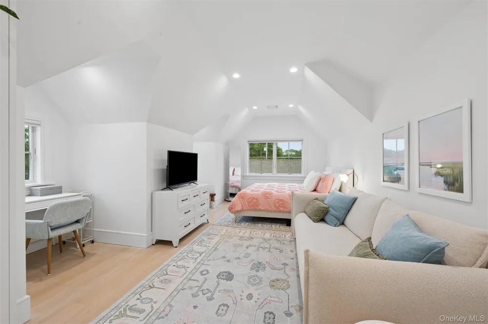 17 Happy Lane Westhampton Beach, NY 11978