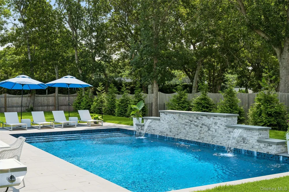 17 Happy Lane Westhampton Beach, NY 11978