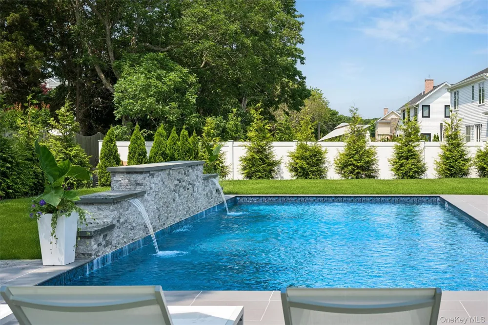 17 Happy Lane Westhampton Beach, NY 11978