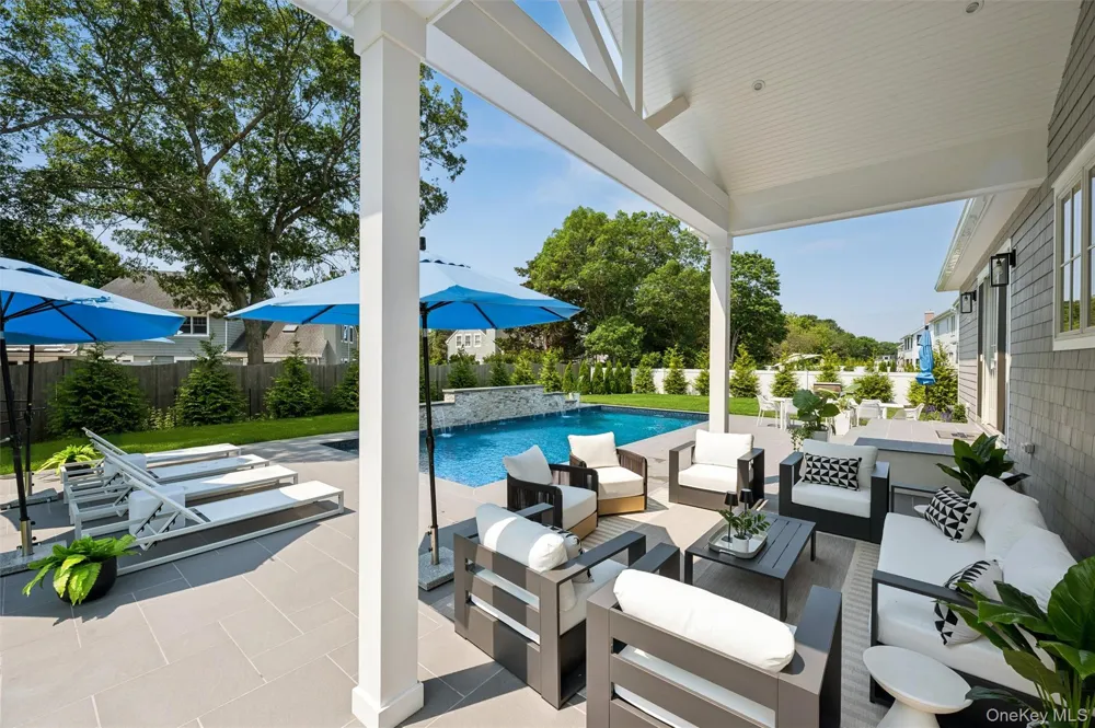 17 Happy Lane Westhampton Beach, NY 11978
