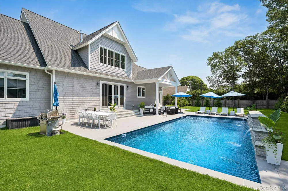 17 Happy Lane Westhampton Beach, NY 11978