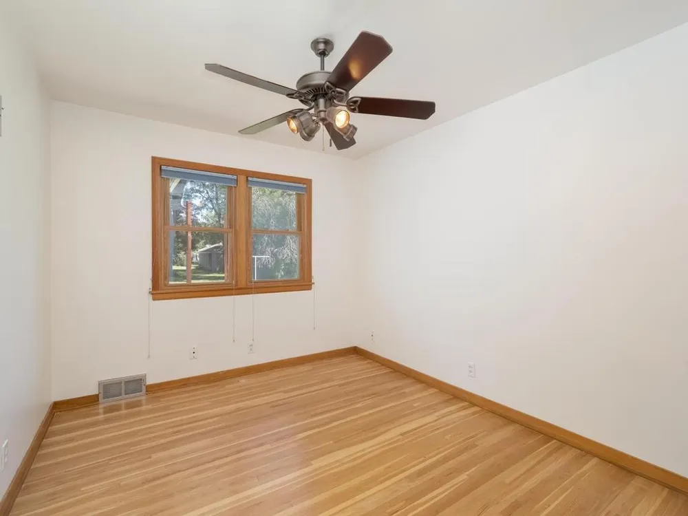 607 Swan Street Le Sueur, MN 56058