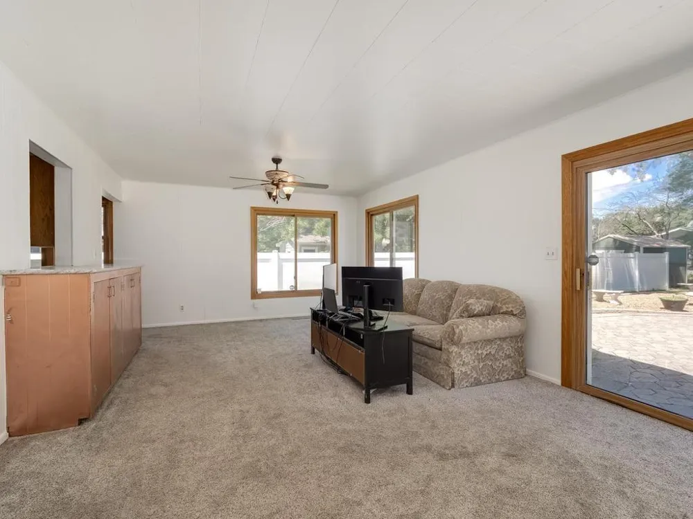 607 Swan Street Le Sueur, MN 56058
