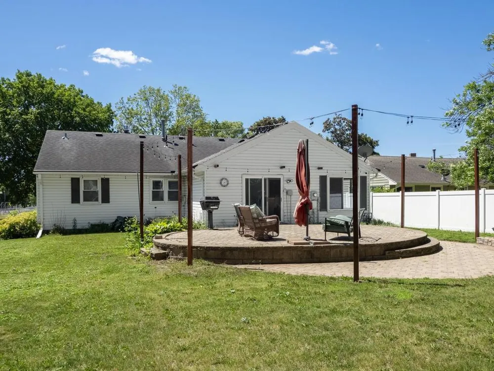 607 Swan Street Le Sueur, MN 56058