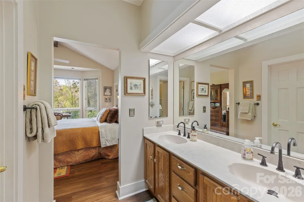 21 Laurel Wood Court Sapphire, NC 28774