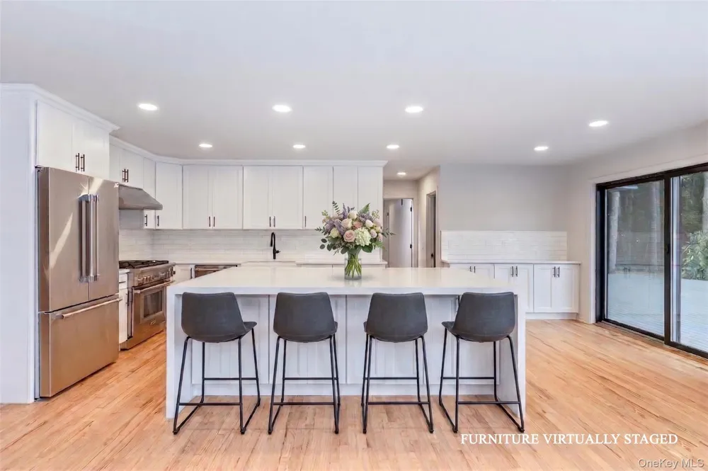 10 Jeffrey Lane East Quogue, NY 11942
