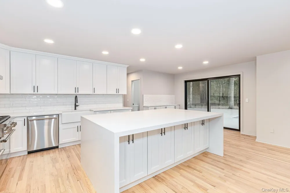 10 Jeffrey Lane East Quogue, NY 11942