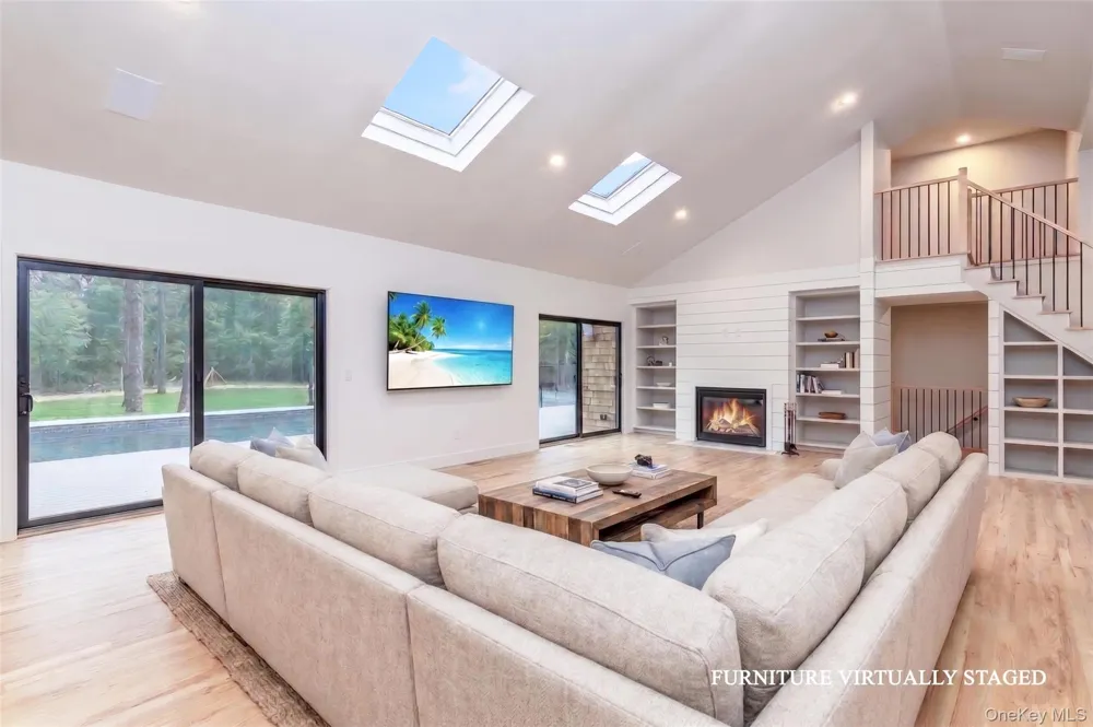 10 Jeffrey Lane East Quogue, NY 11942